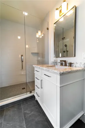 $4,000 | 443 Wolcott Avenue, Unit 1, Middletown, RI 02842