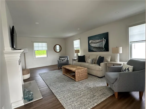 $4,000 | 443 Wolcott Avenue, Unit 1, Middletown, RI 02842