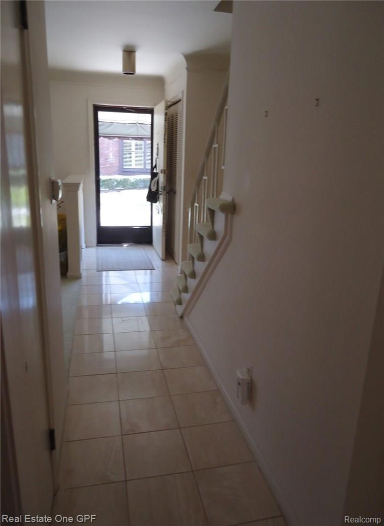 1796 Vernier Road Grosse Pointe, MI 48236 - Photo 17 of 18 17 DSC05315.JPG