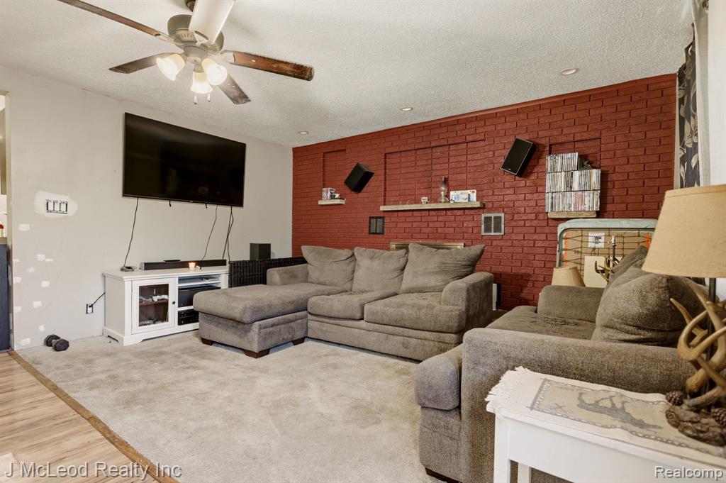 315 Butler Street Vassar, MI 48768 - Photo 9 of 29