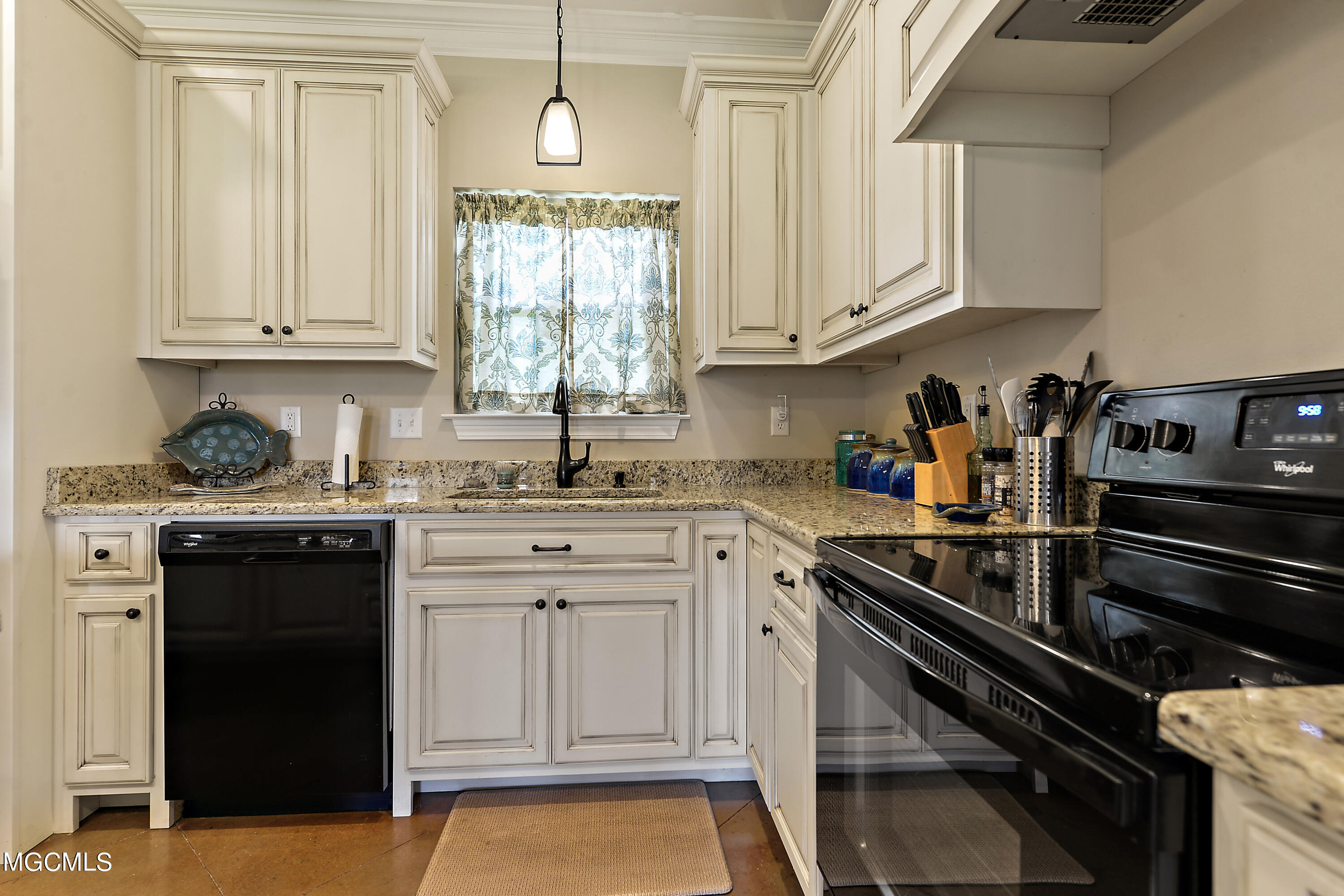 17962 Rayford Shumock Road Moss Point, MS 39562 - Photo 5 of 23 F1EC9CAA-B72A-4B6E-BA97-7EB06EDC2847