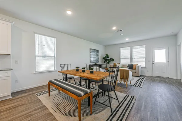$2,600 | 3075 Clydesdale Lane, Alvin, TX 77511