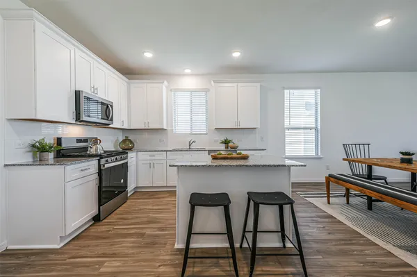 $2,600 | 3075 Clydesdale Lane, Alvin, TX 77511