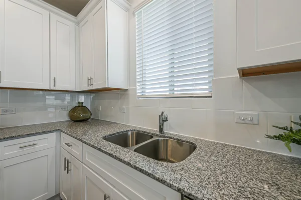 $2,600 | 3075 Clydesdale Lane, Alvin, TX 77511