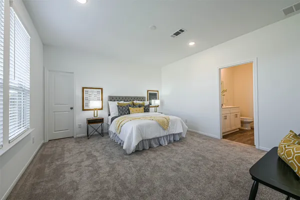 $2,600 | 3075 Clydesdale Lane, Alvin, TX 77511