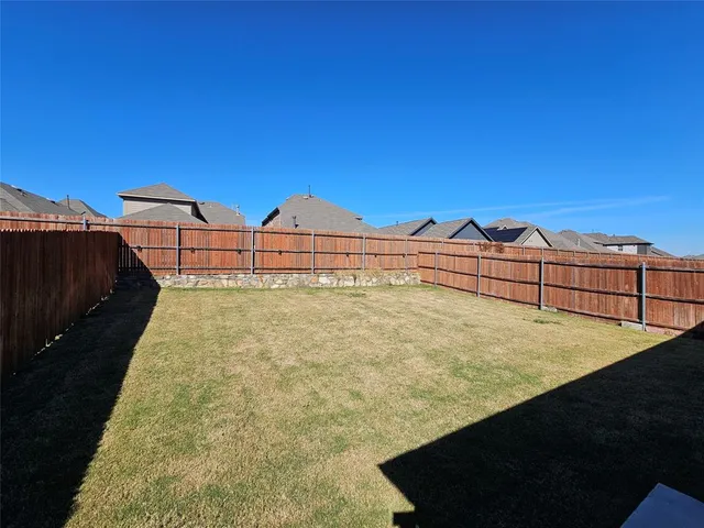 $2,100 | 3915 Chesapeake Lane, Crandall, TX 75114
