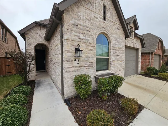 $2,100 | 3915 Chesapeake Lane, Crandall, TX 75114