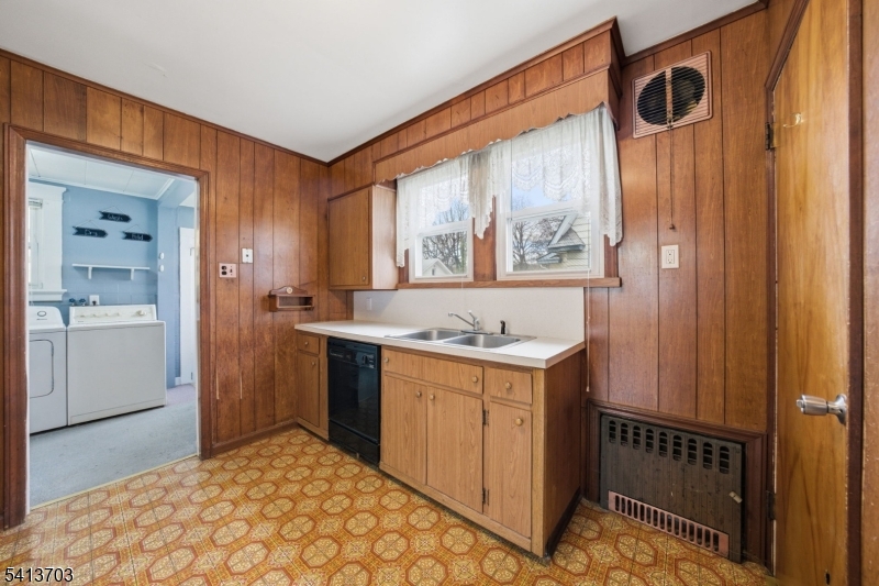 149 Roessler Street Boonton, NJ 07005 - Photo 6 of 42