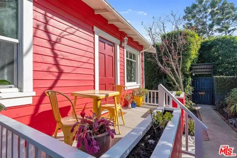 $1,700,000 | 619 Milwood Avenue, Venice, CA 90291