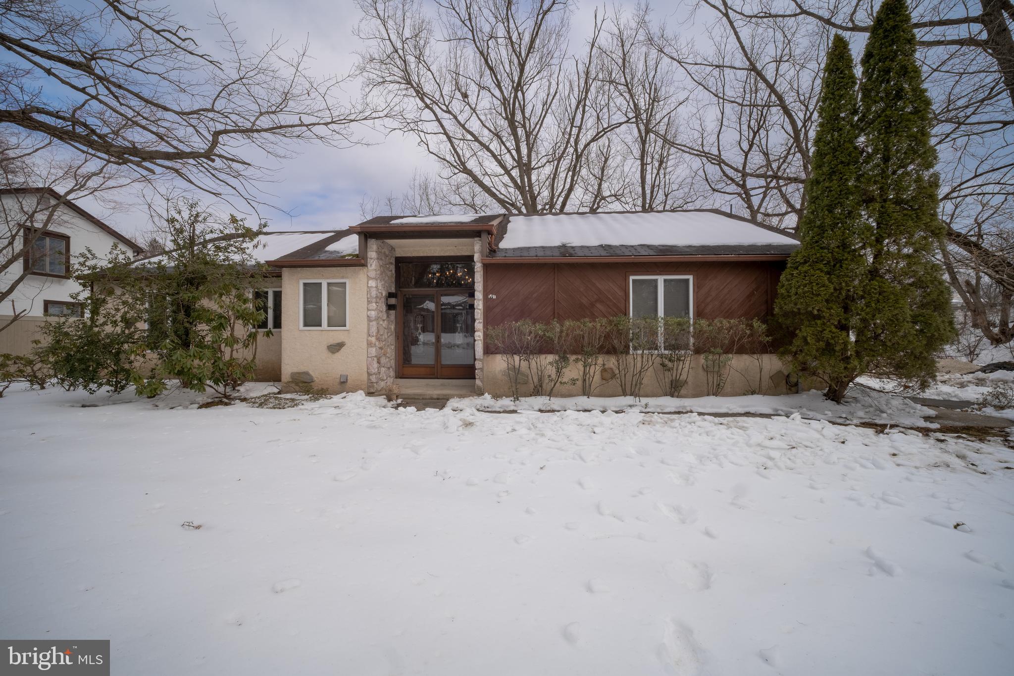 501 Flora Circle Springfield, PA 19064 - Photo 2 of 23