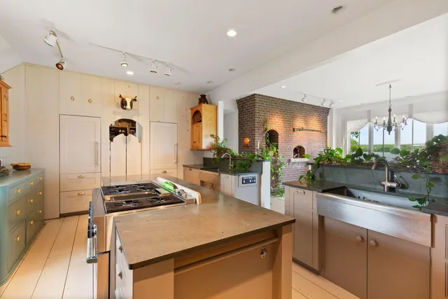 $5,975,000 | 118 Wescott Battery, Castine, ME 04421