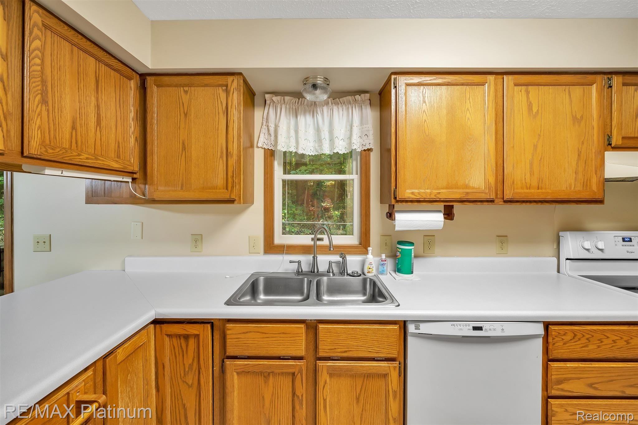3319 Jewell Road Howell, MI 48843 - Photo 9 of 34 FABA2E9A-401B-4F7B-995A-5457711CEABB.jpeg