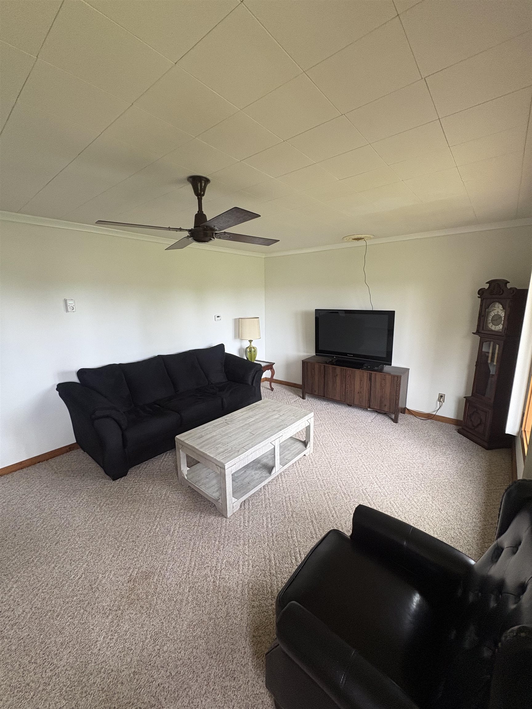 1891 West Moore Road Saginaw, MI 48601 - Photo 2 of 22