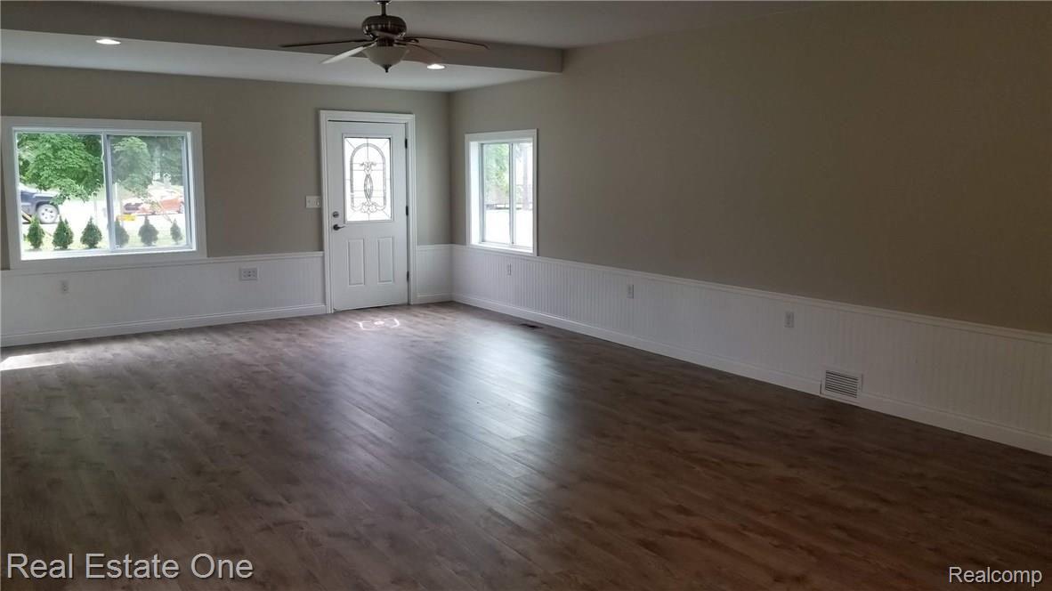803 Orion Road Lake Orion, MI 48362 - Photo 9 of 24 20180621_155026.jpg