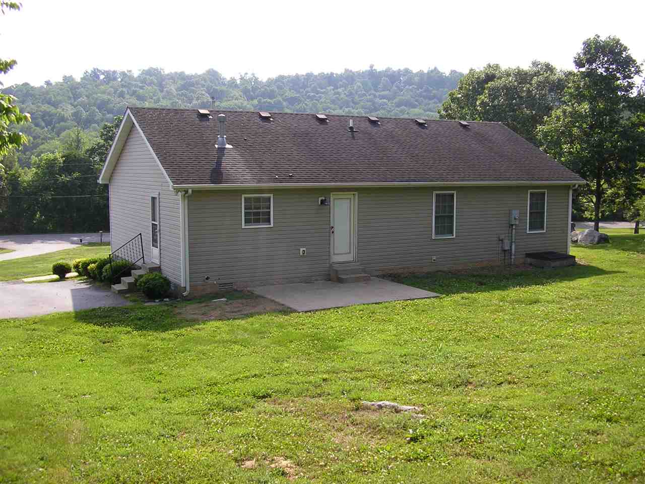 7614 Morgantown Road Bowling Green, KY 42101 - Photo 28 of 33 Gallery Image 28