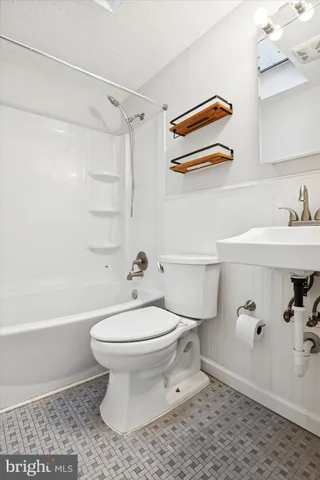 $2,195 | 355 Mary Street, Downingtown, PA 19335