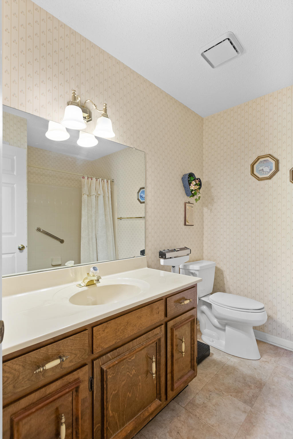 6692 Hickory Brook Road Chattanooga, TN 37421 - Photo 15 of 32 Master Bath