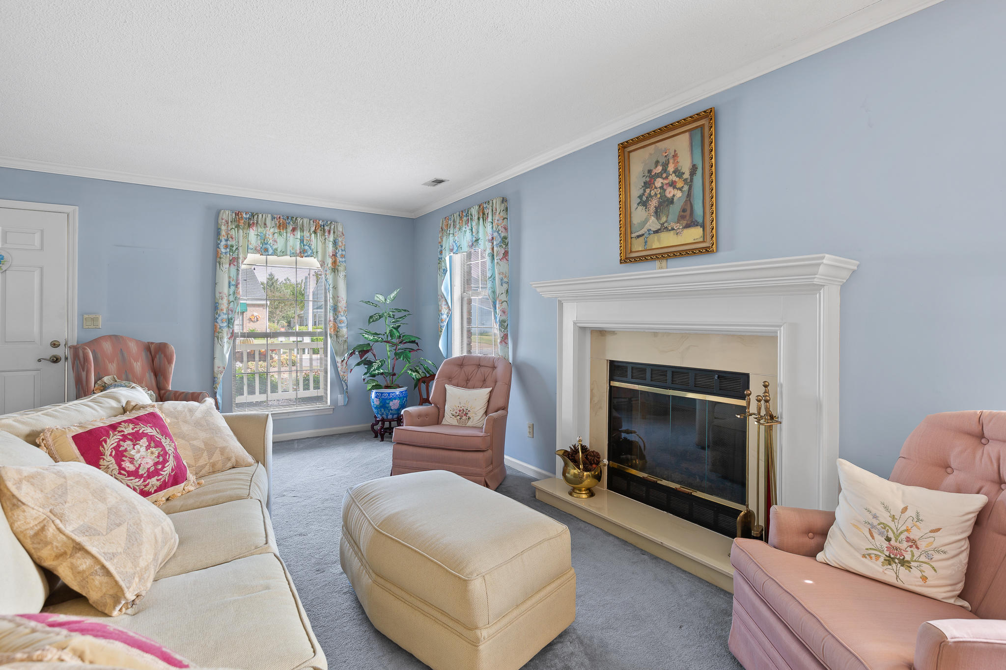 6692 Hickory Brook Road Chattanooga, TN 37421 - Photo 5 of 32 Living Room