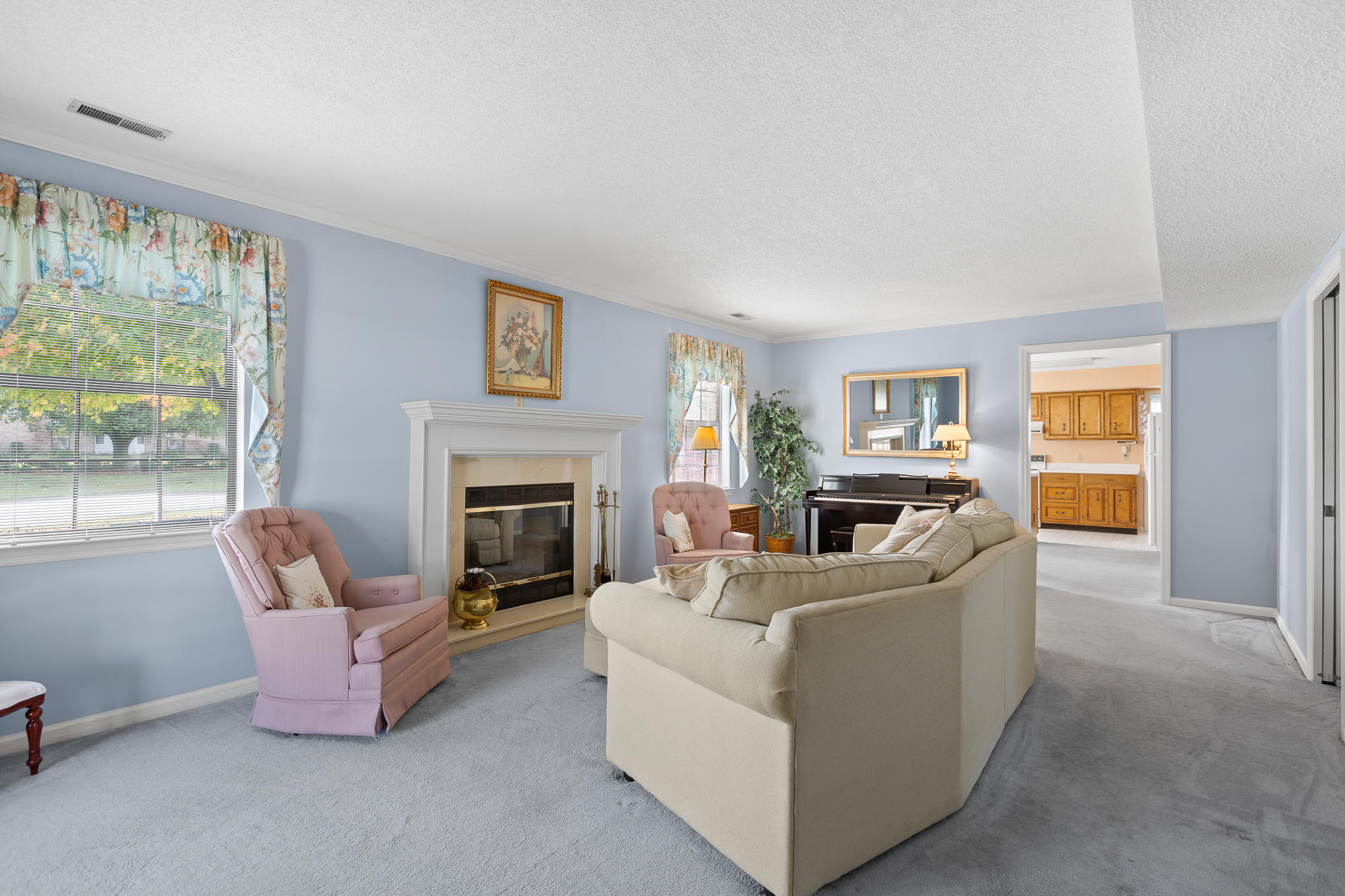 6692 Hickory Brook Road Chattanooga, TN 37421 - Photo 7 of 32 Living Room