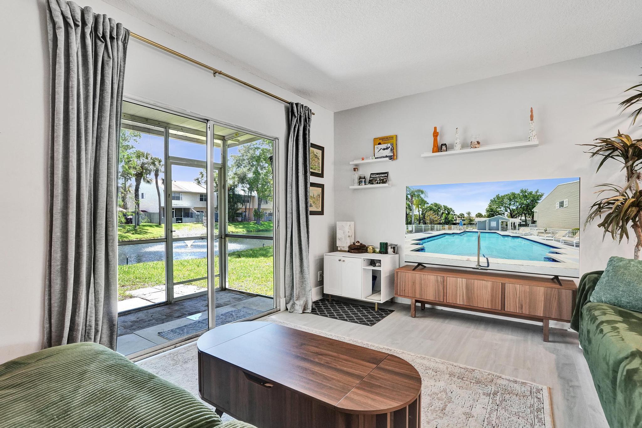 201 Southwest 3rd Street, Unit 201 Pompano Beach, FL 33060 - Photo 14 of 42 DSC02411