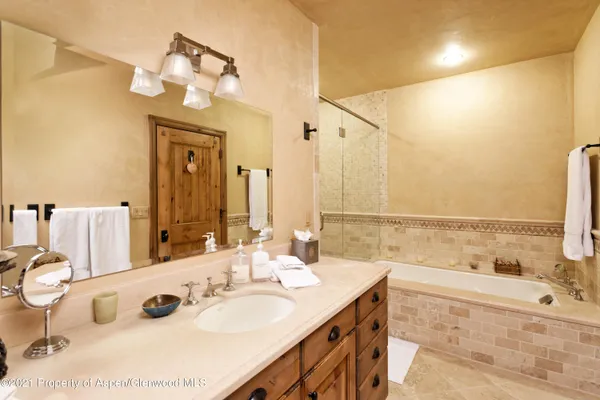 $200,000 | 938 South Mill Street, Aspen, CO 81611