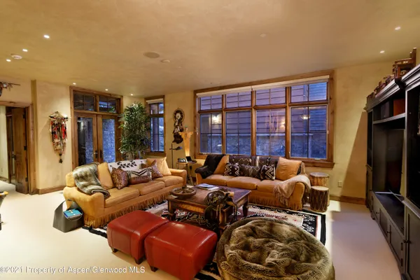 $200,000 | 938 South Mill Street, Aspen, CO 81611
