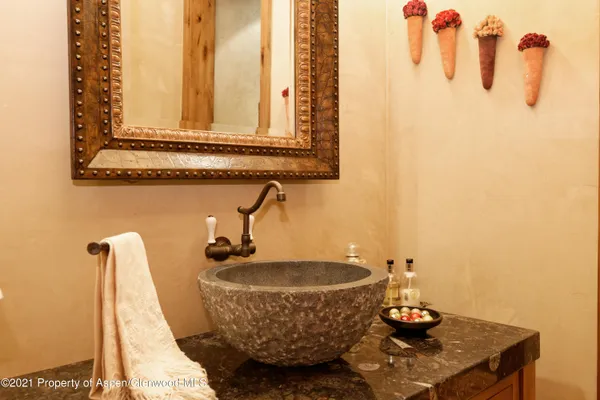 $200,000 | 938 South Mill Street, Aspen, CO 81611