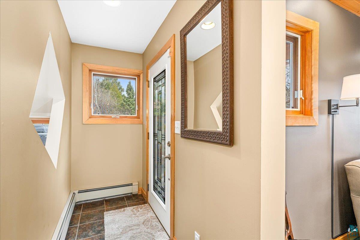 4026 Colorado Street Duluth, MN 55804 - Photo 12 of 56