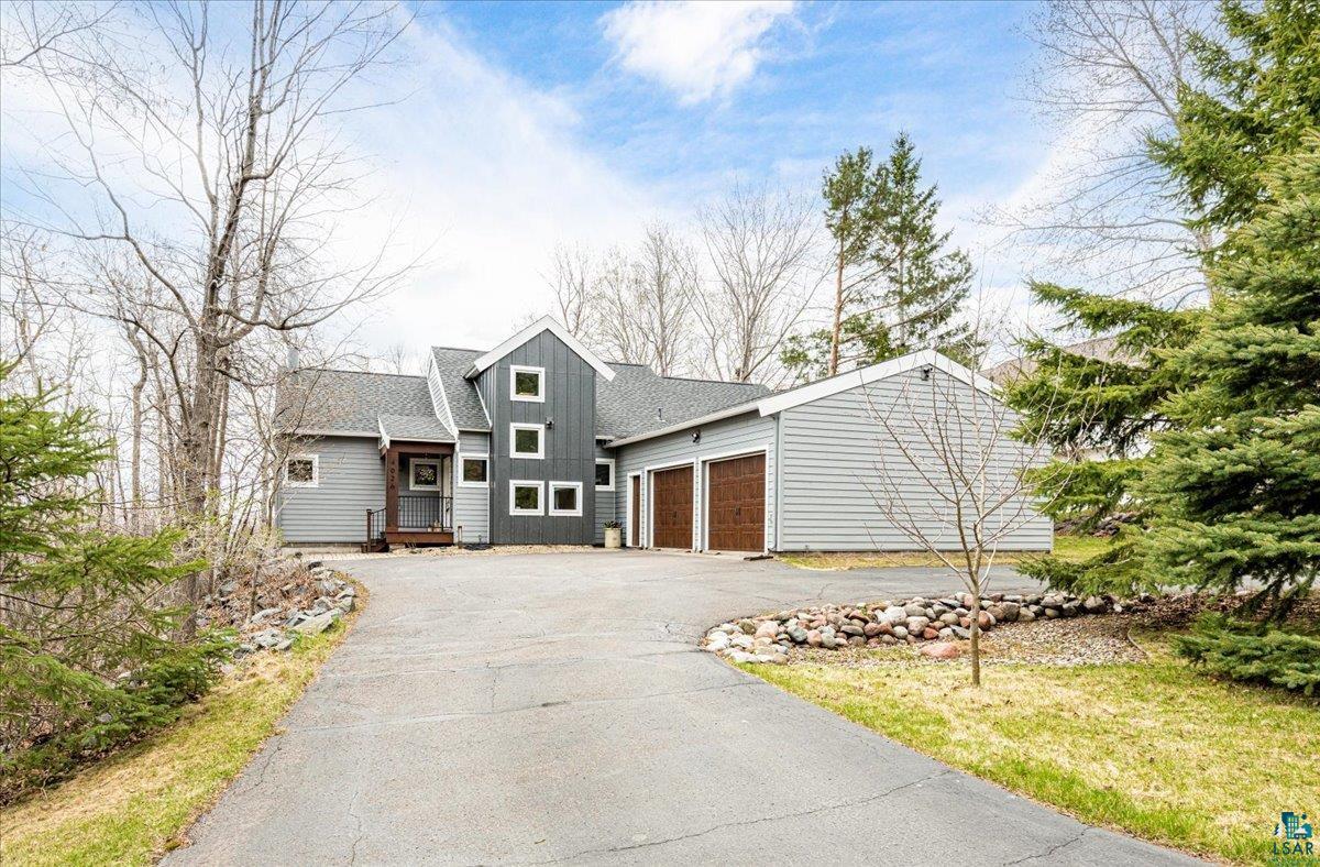 4026 Colorado Street Duluth, MN 55804 - Photo 5 of 56