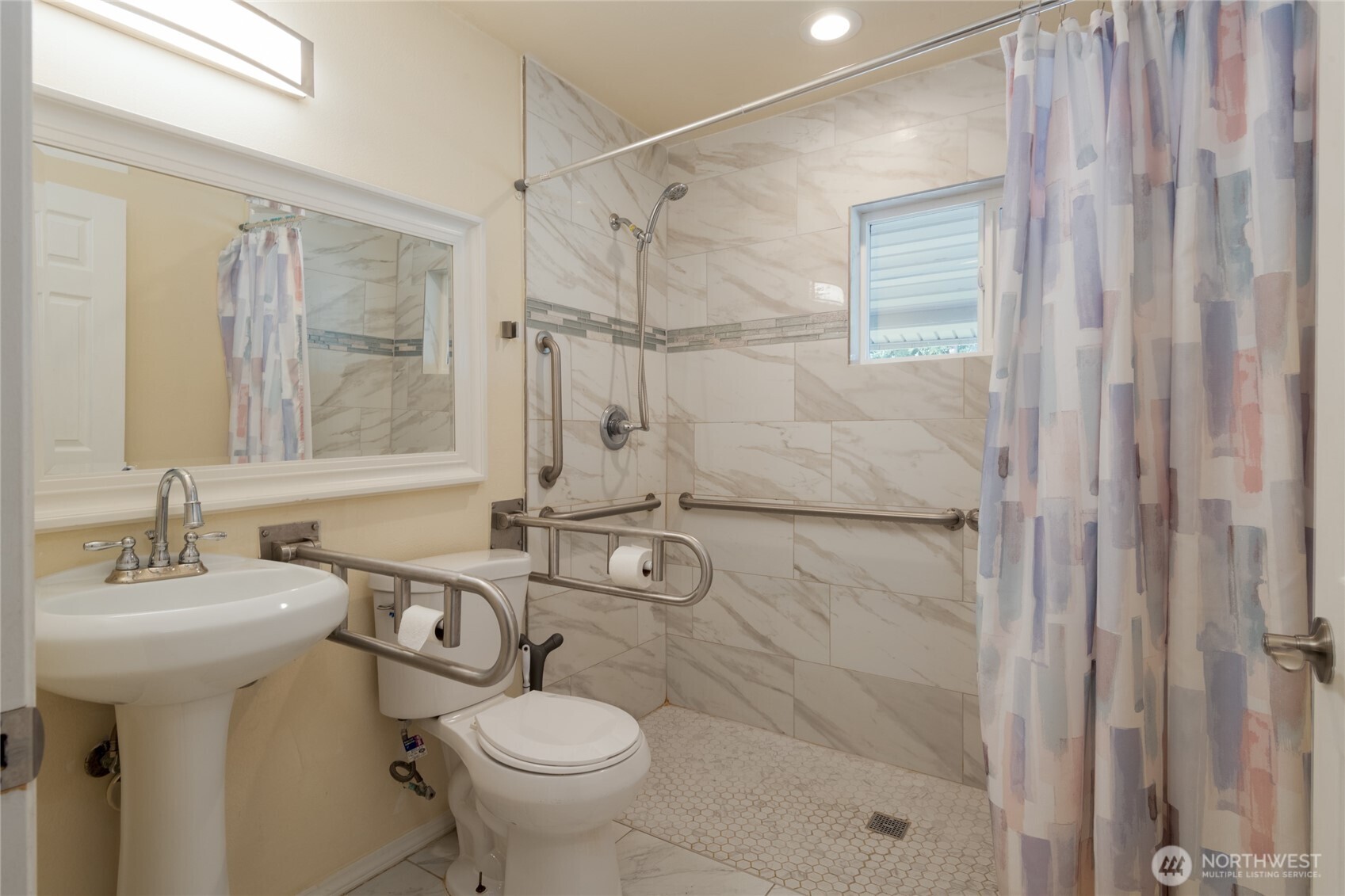 710 Roe Street Steilacoom, WA 98388 - Photo 11 of 28