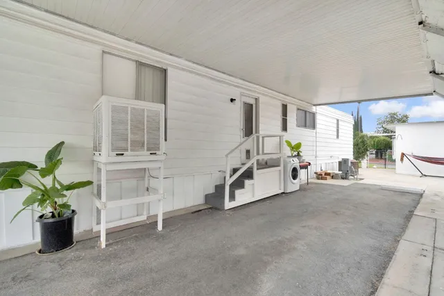 a view of a storage & utility room