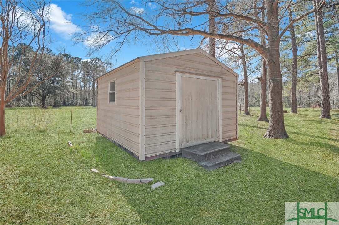 6518 Buchan Road Pembroke, GA 31321 - Photo 8 of 27