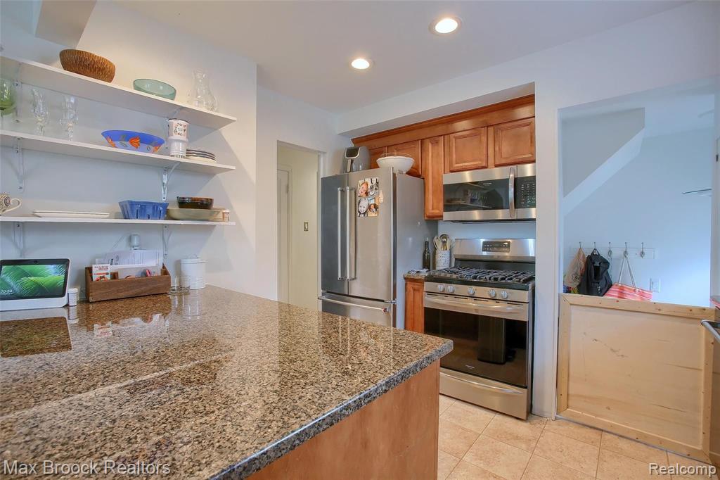 1674 Harvard Road Berkley, MI 48072 - Photo 8 of 30