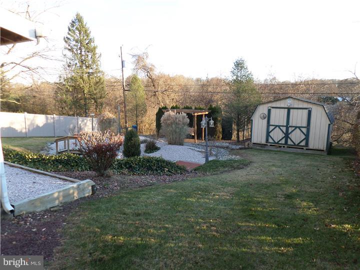 3324 Barklay Road Whitehall, PA 18052 - Photo 10 of 12 Gallery Image 10