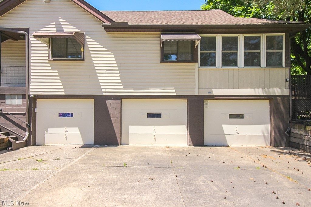 1775 Woods Road Akron, OH 44306 - Photo 30 of 32