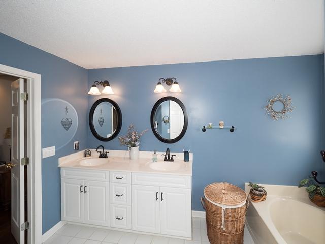 2400 Hoffman Road Jackson Springs, NC 27281 - Photo 11 of 19 Master Bath