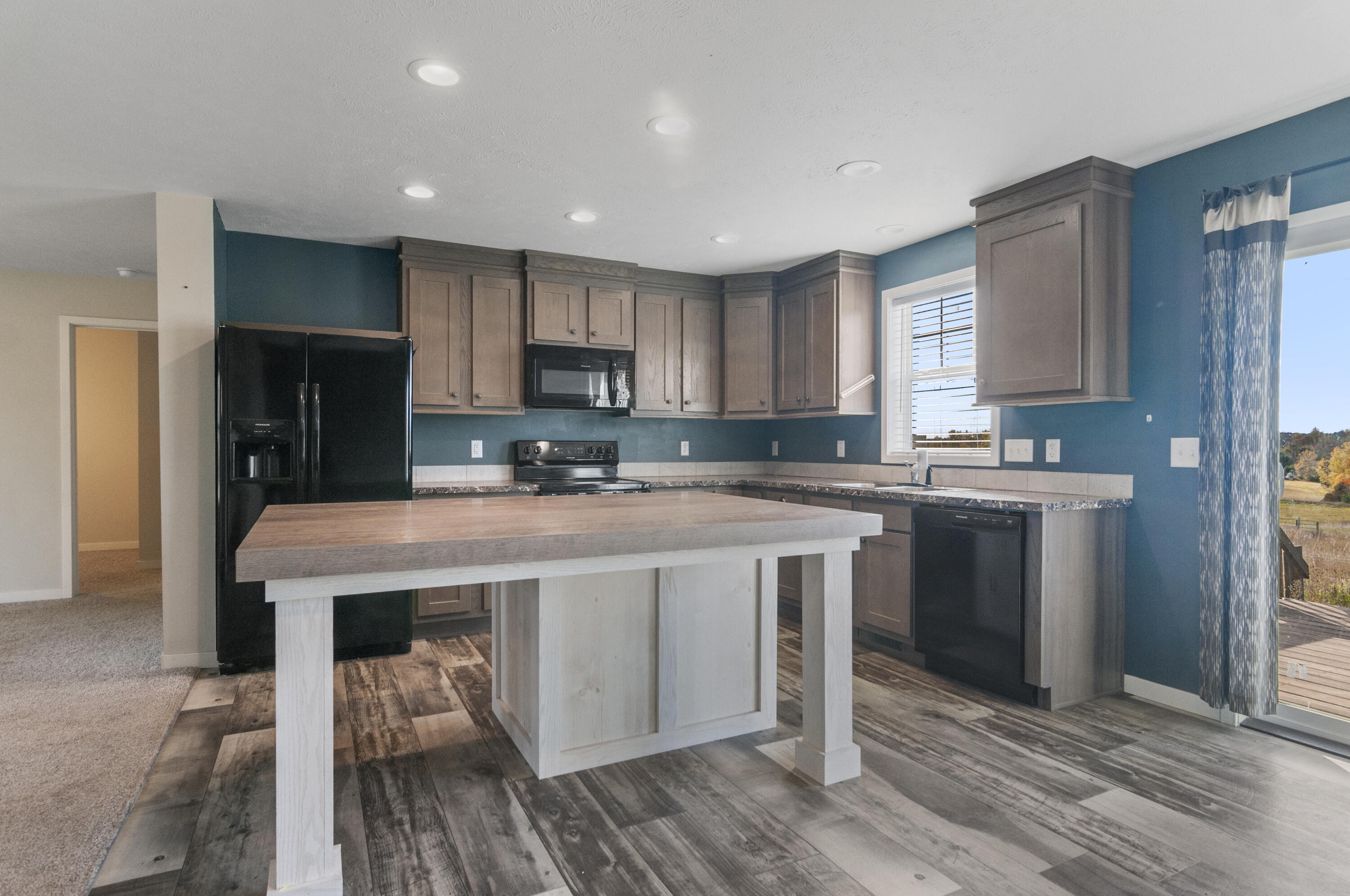 19145 Tustin Road Tustin, MI 49688 - Photo 3 of 35 2022-10-20 15.31.35-1