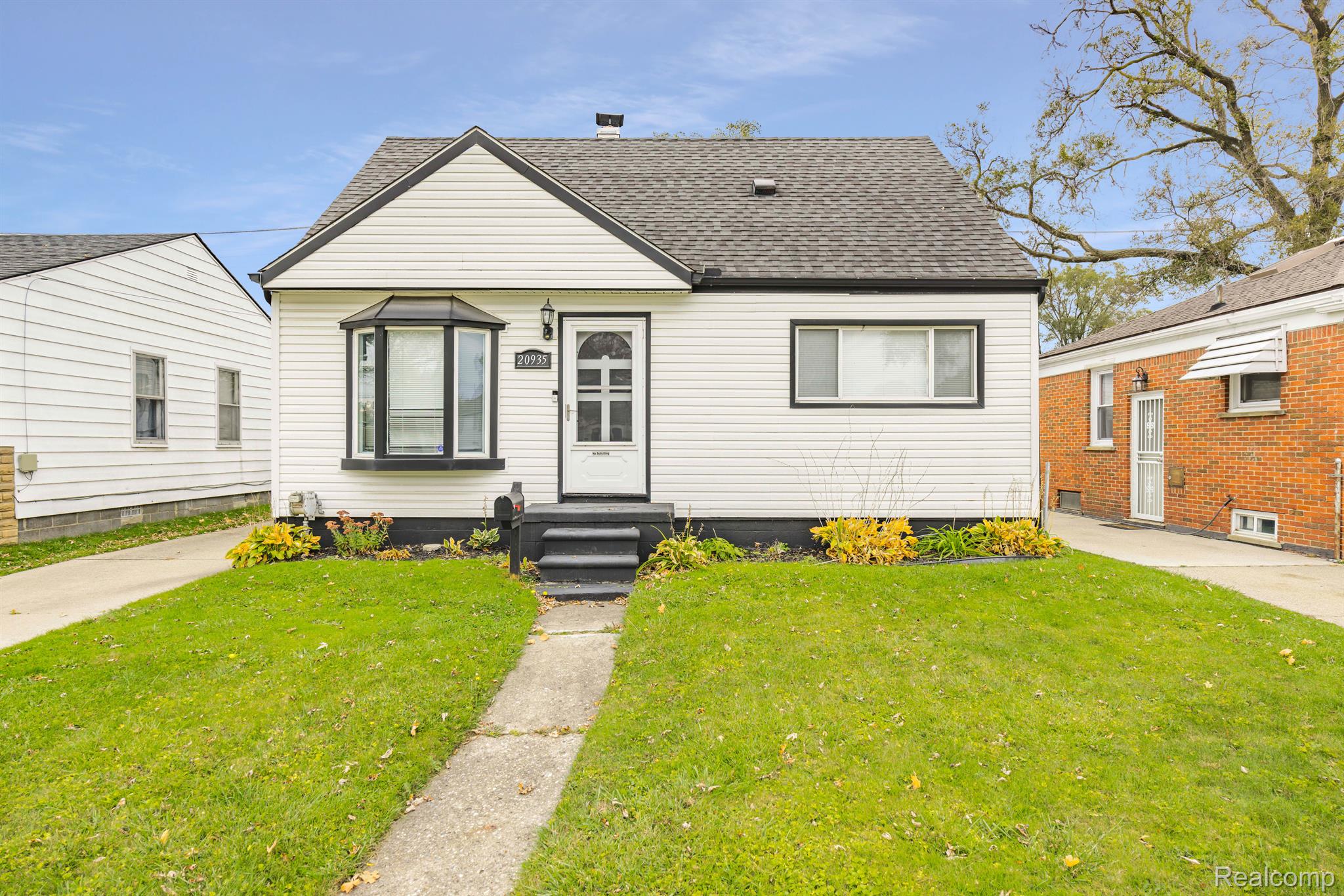 20935 Waltham Road Warren, MI 48089 - Photo 1 of 40 Gallery Image 1