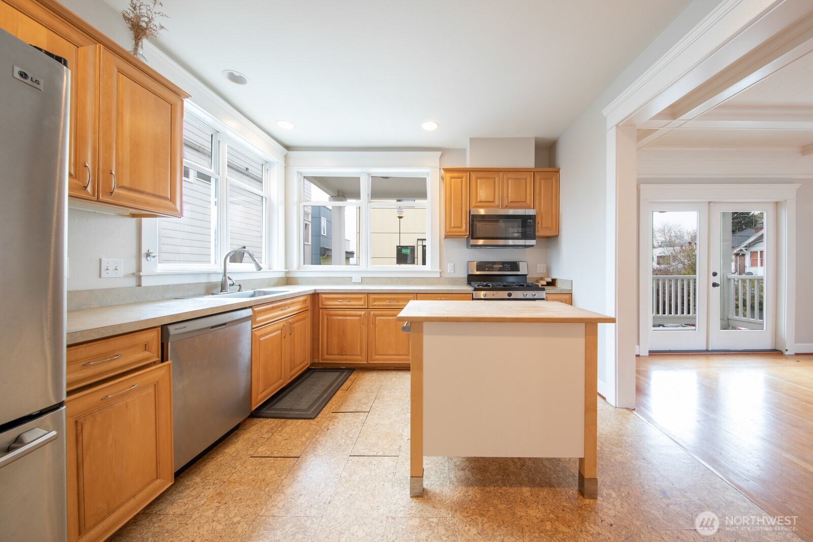 703 18th Avenue South Seattle, WA 98144 - Photo 11 of 36