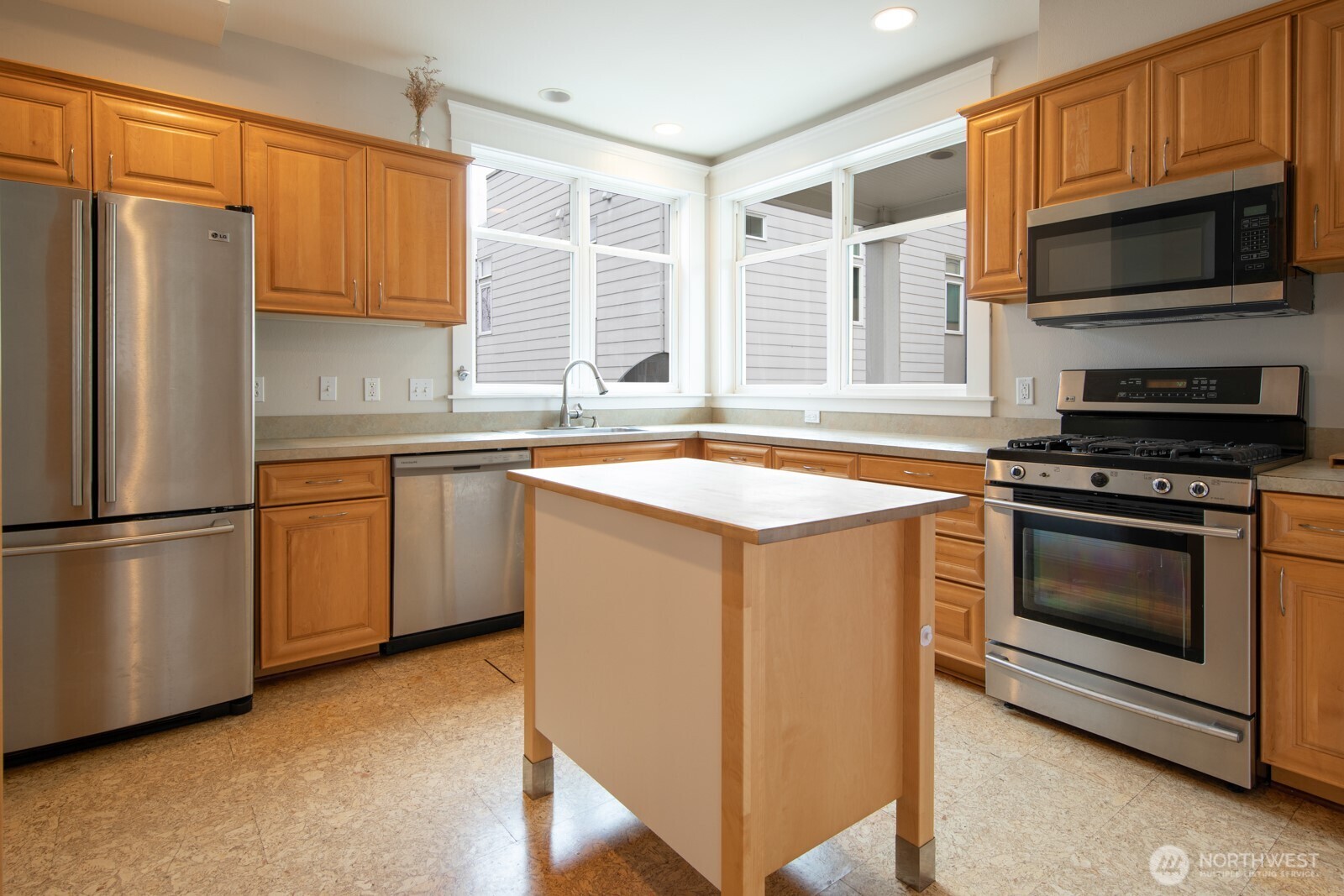 703 18th Avenue South Seattle, WA 98144 - Photo 13 of 36