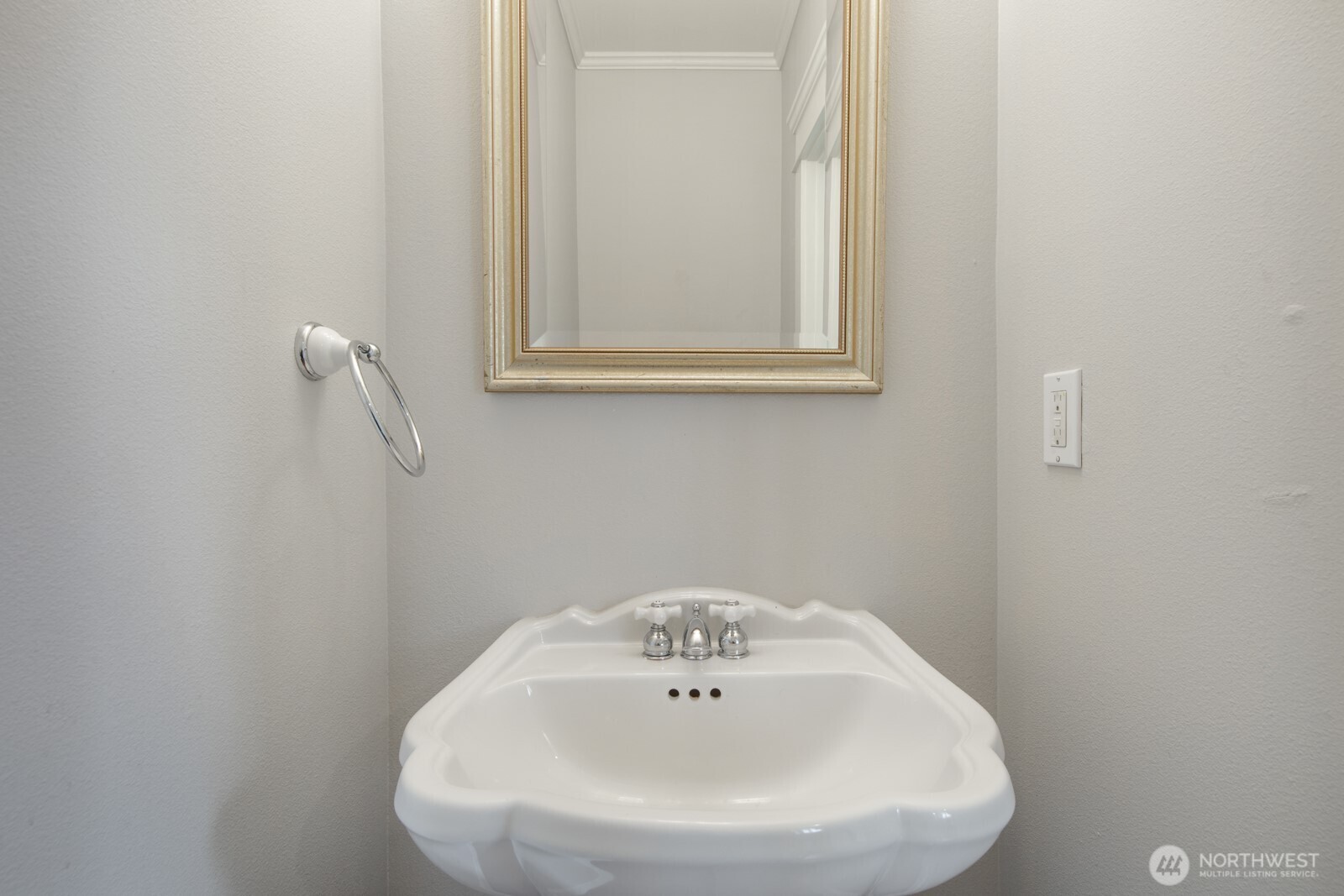 703 18th Avenue South Seattle, WA 98144 - Photo 14 of 36