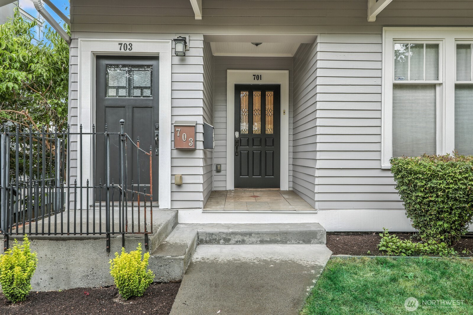 703 18th Avenue South Seattle, WA 98144 - Photo 2 of 36