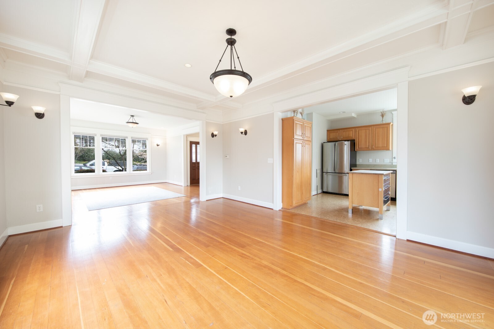 703 18th Avenue South Seattle, WA 98144 - Photo 9 of 36