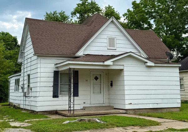 $39,900 | 707 North Monroe Street, Marion, IL 62959