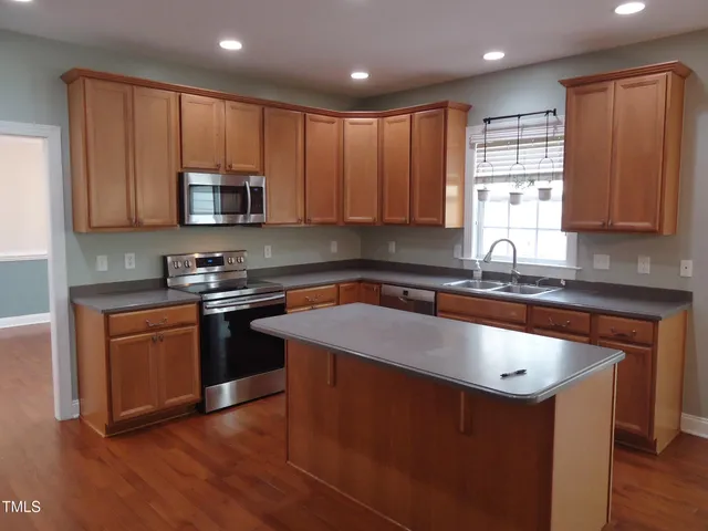 $582,500 | 109 Bright Shade Court, Holly Springs, NC 27540