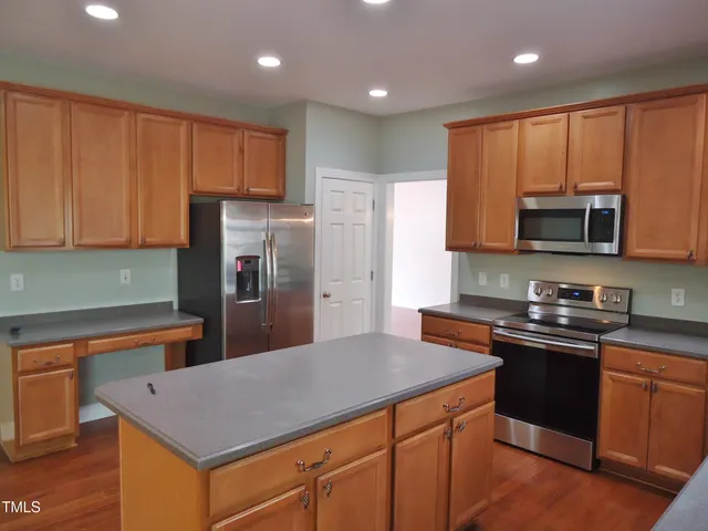 $582,500 | 109 Bright Shade Court, Holly Springs, NC 27540