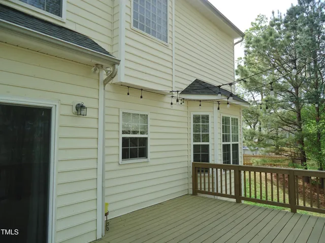 $582,500 | 109 Bright Shade Court, Holly Springs, NC 27540