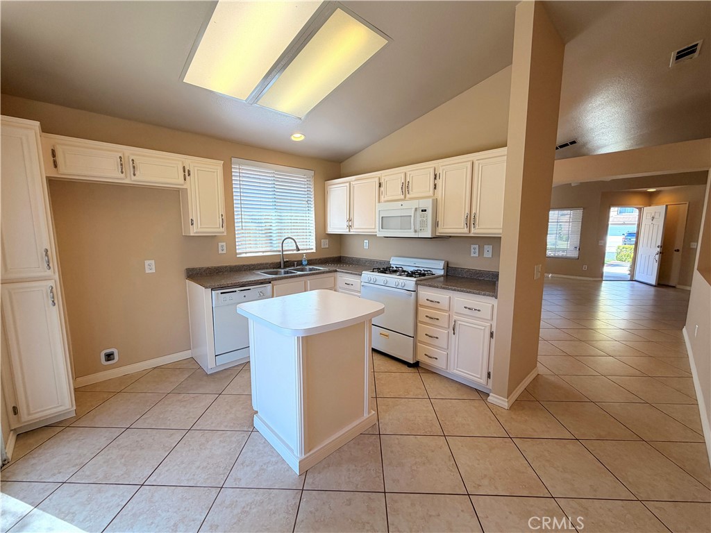 31094 Ruidosa Street Temecula, CA 92592 - Photo 8 of 17