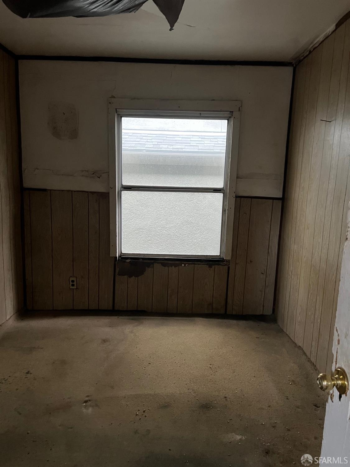 3064 Ford Street Oakland, CA 94601 - Photo 8 of 14 a view of an empty room with a window