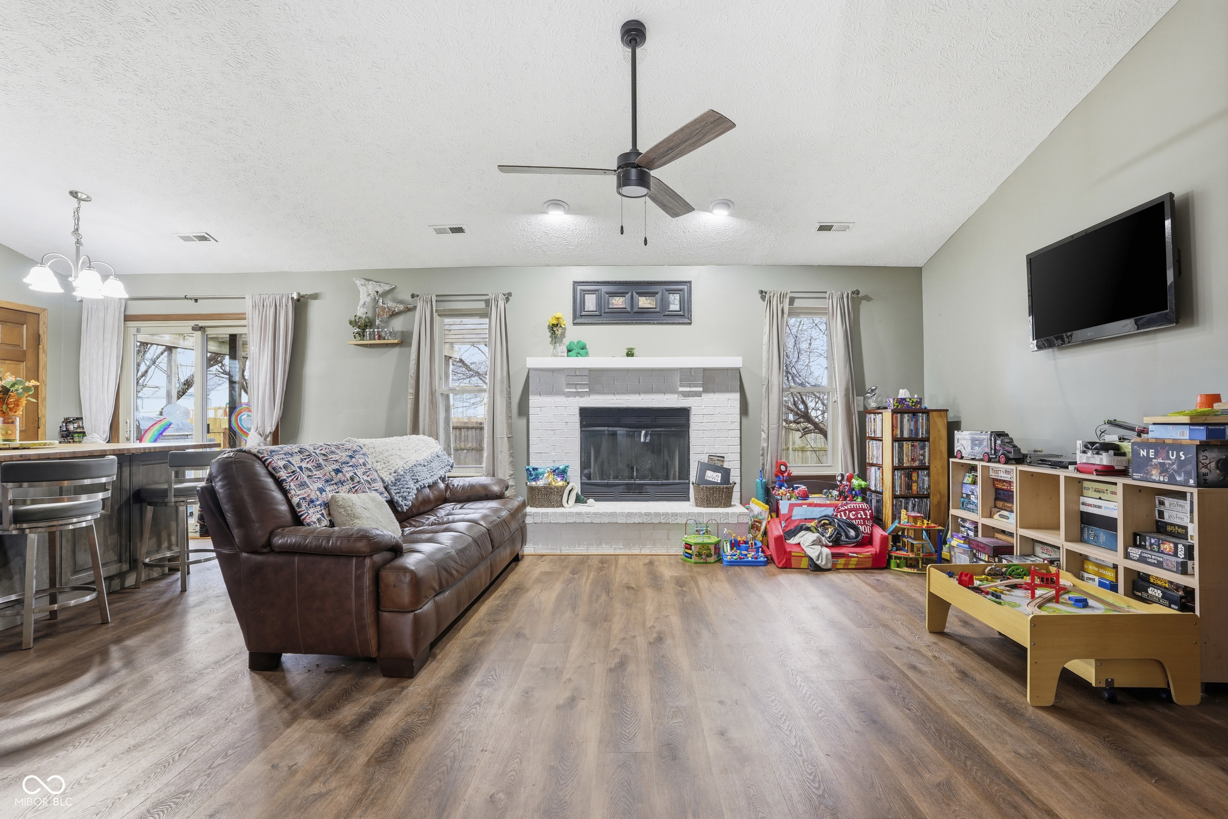 12639 Feldspar Road Indianapolis, IN 46236 - Photo 2 of 32